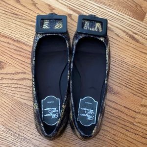 Roger Vivier flats